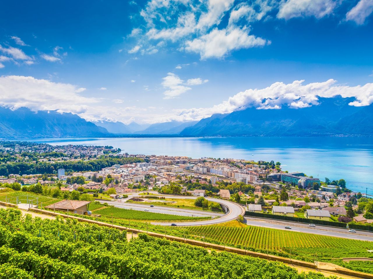 Ab Bern: Privater Tagesausflug nach Montreux und Chaplin’s World