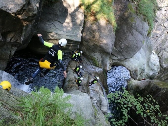 Verzascatal Canyoning Corippo Schlucht Basic für Anfänger 