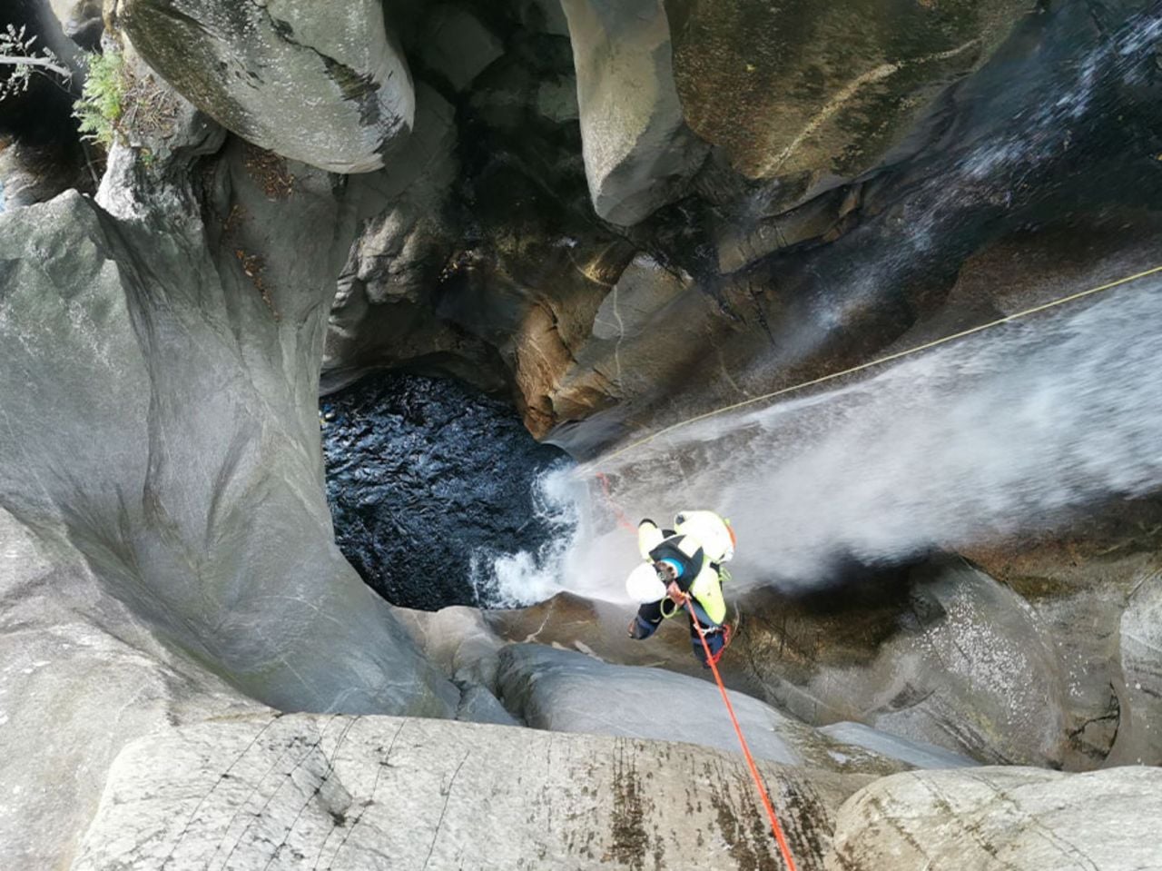 Canyoning pro Pontirone inferiore ab Cresciano