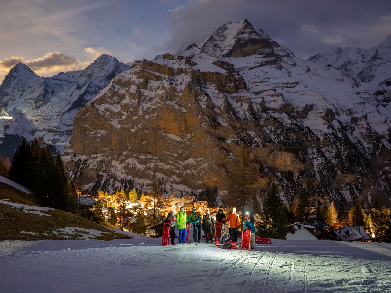 Sunset-Schlitteln mit Fondue ab Interlaken