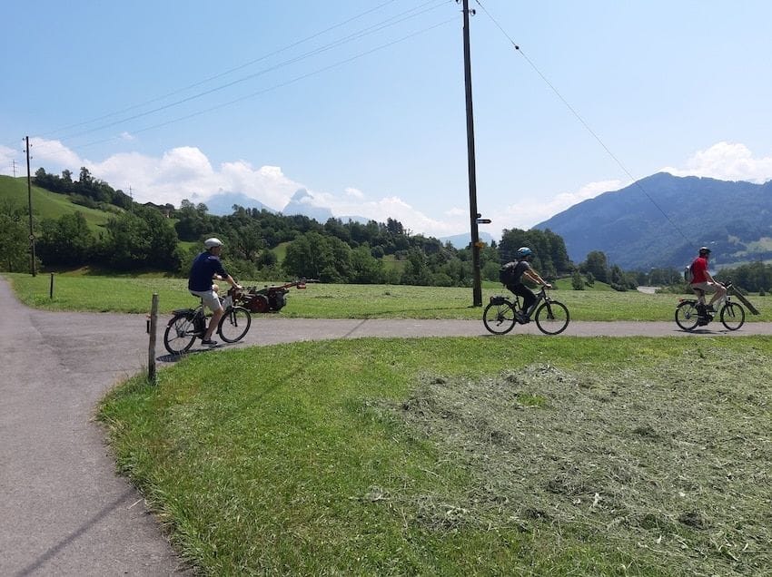 Private e-bike day tour to Brunnen with boat trip from Lucerne