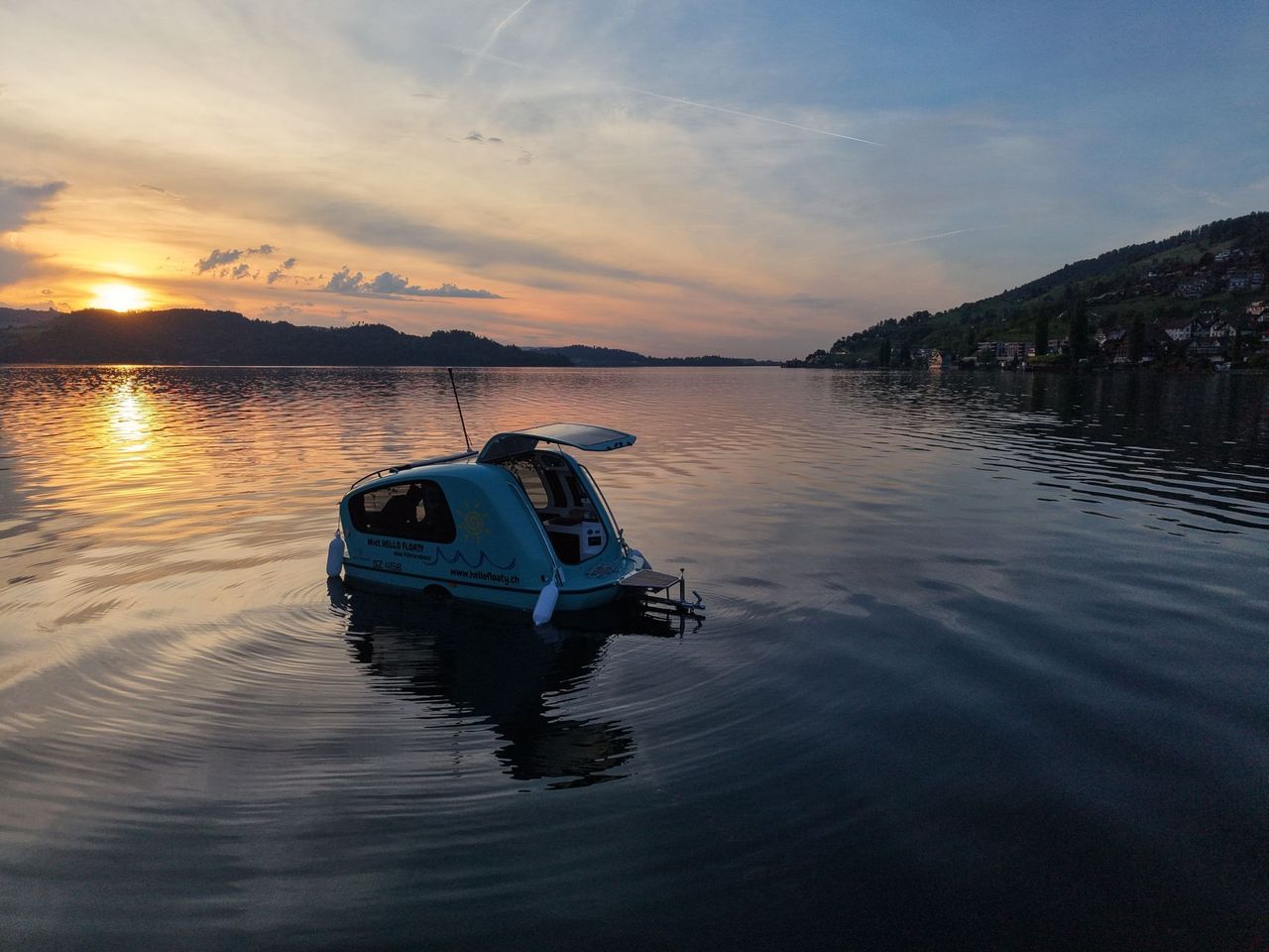 Romantische Übernachtung im Floaty auf dem Zugersee ab Arth