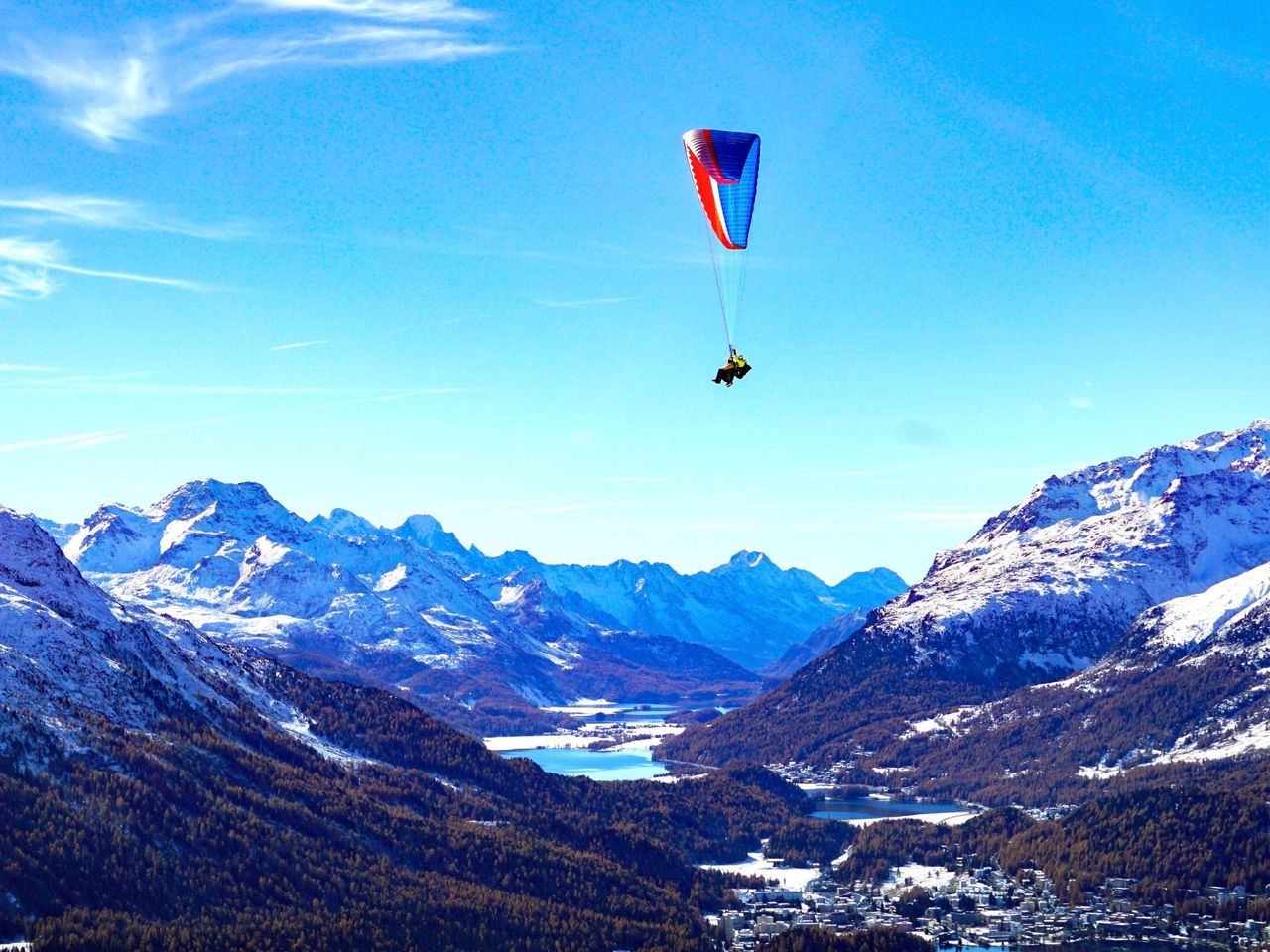 Gleitschirmfliegen im Winter ab St. Moritz