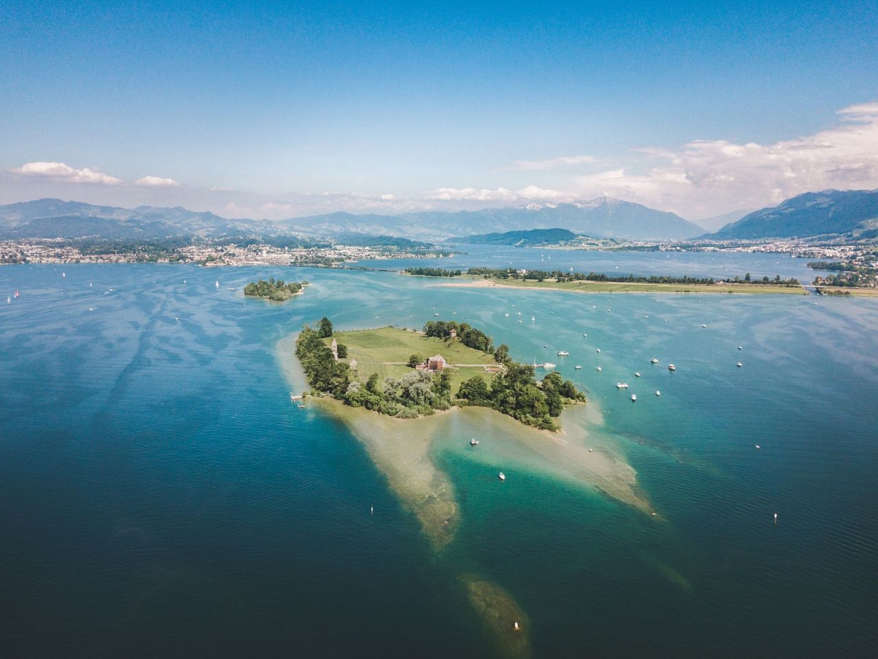 Sushi und Momo Schiff auf dem Zürichsee ab Rapperswil