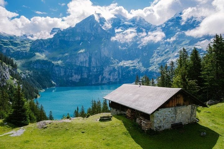 Depuis Spiez : randonnée en petit groupe au lac d’Oeschinen