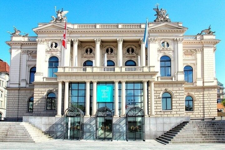 Da Basilea: tour privato di un giorno a Zurigo con visita guidata