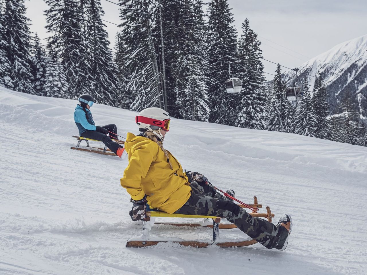 Evening sledding at Rinerhorn incl. a single ticket and fondue.