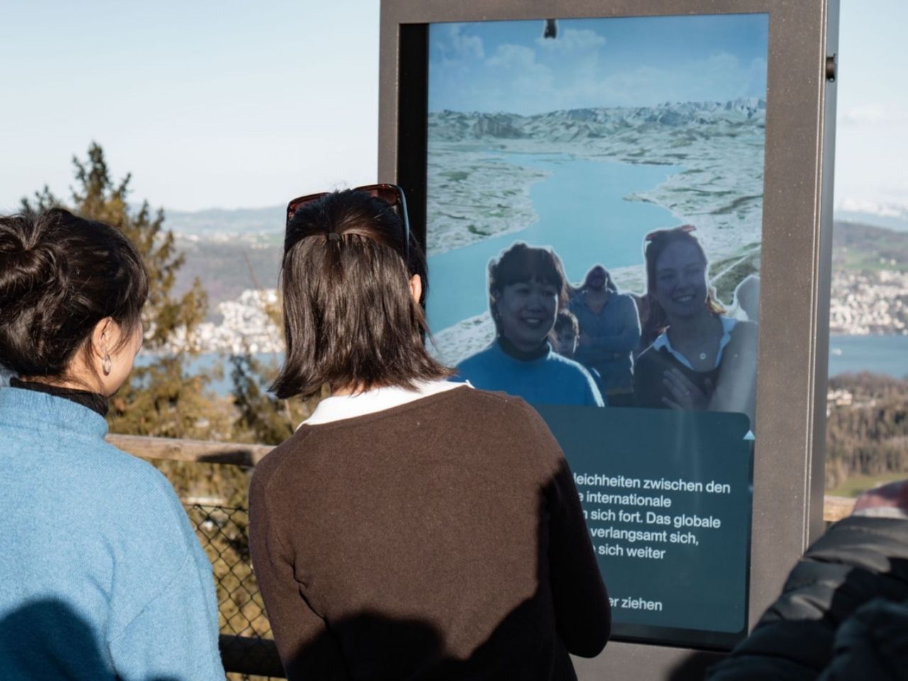 Full day in Zurich with Felsenegg cable car private tour