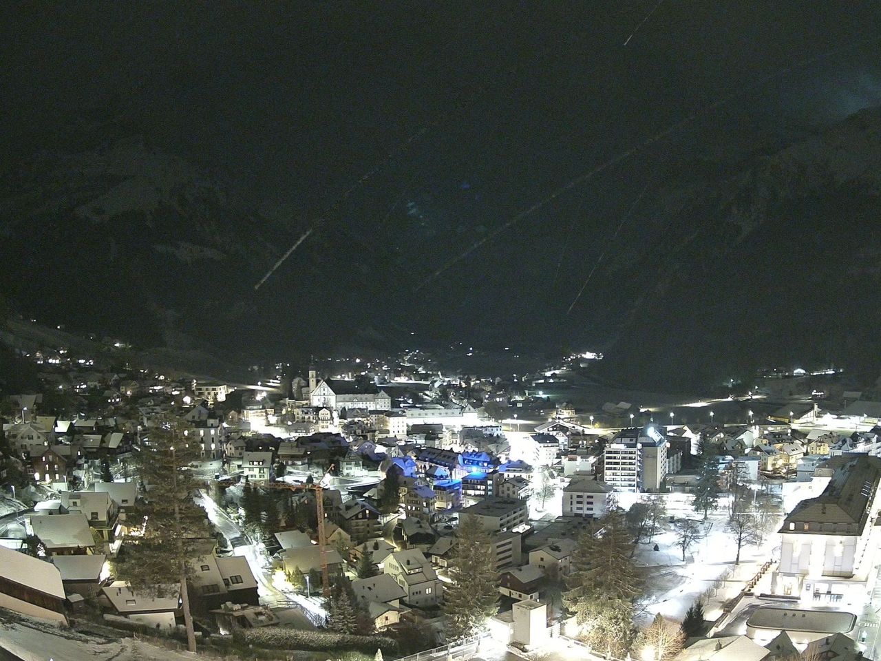 Full Moon Snowshoe Tour with Fondue in Engelberg