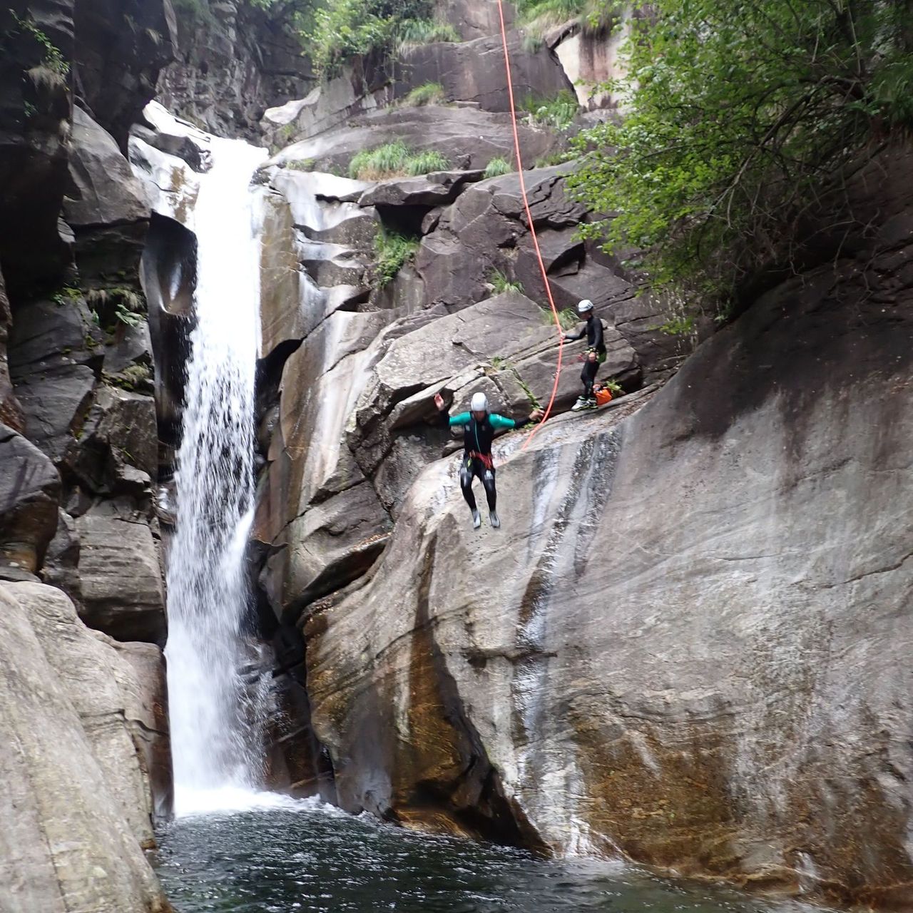 "Iragna Pulse" Canyoning für Abenteurer im wilden Teil der Iragna Schlucht