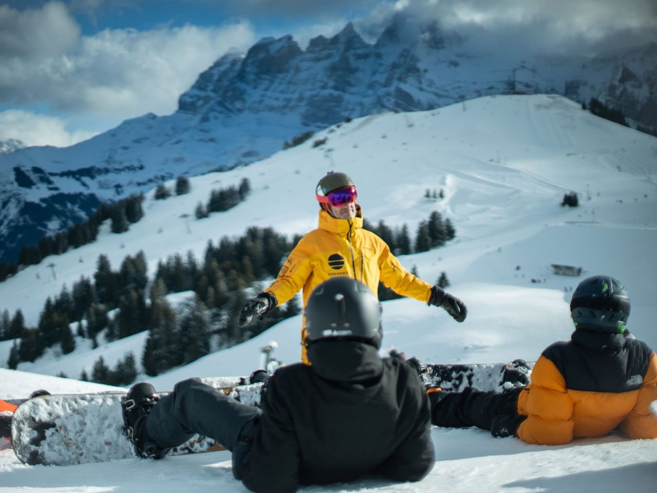 Snowboard Lessons Group for Adults Champéry