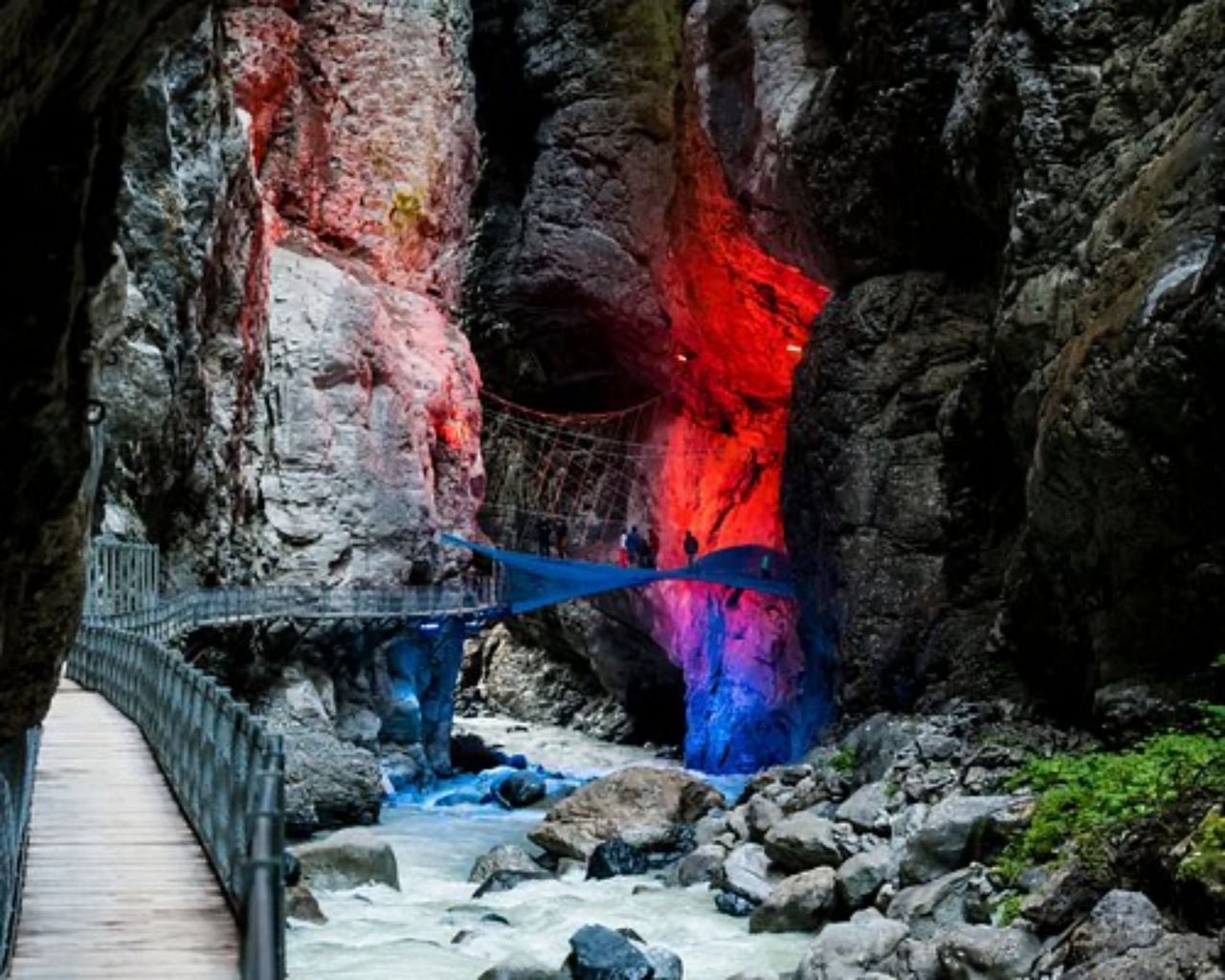 From Lauterbrunnen: private full-day tour to lakes, waterfalls, and mountain villages