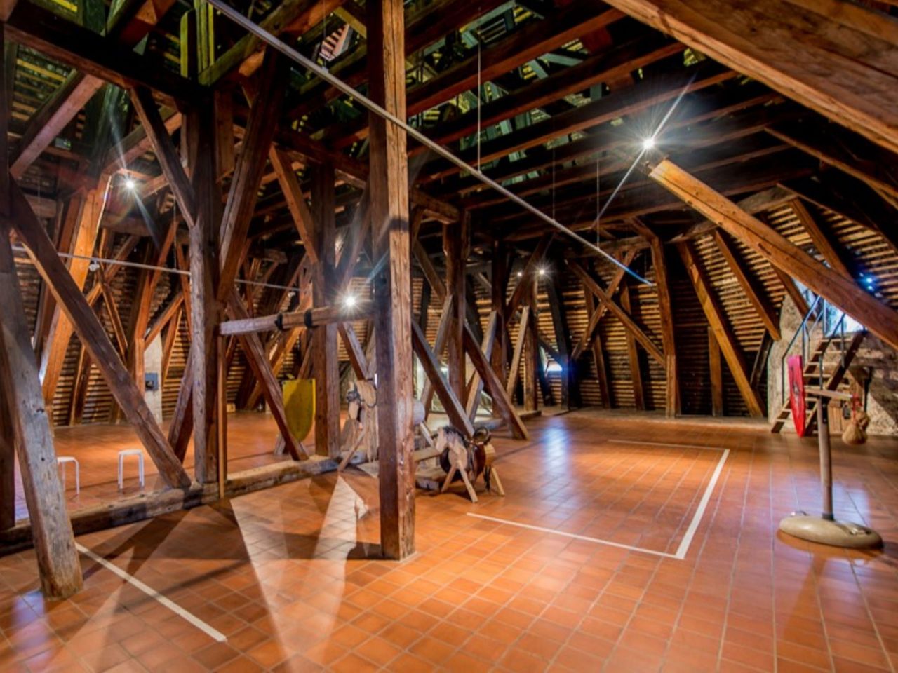 "Auf dem Holzweg durchs Schloss Thun" Führung Schloss Thun für Gruppen
