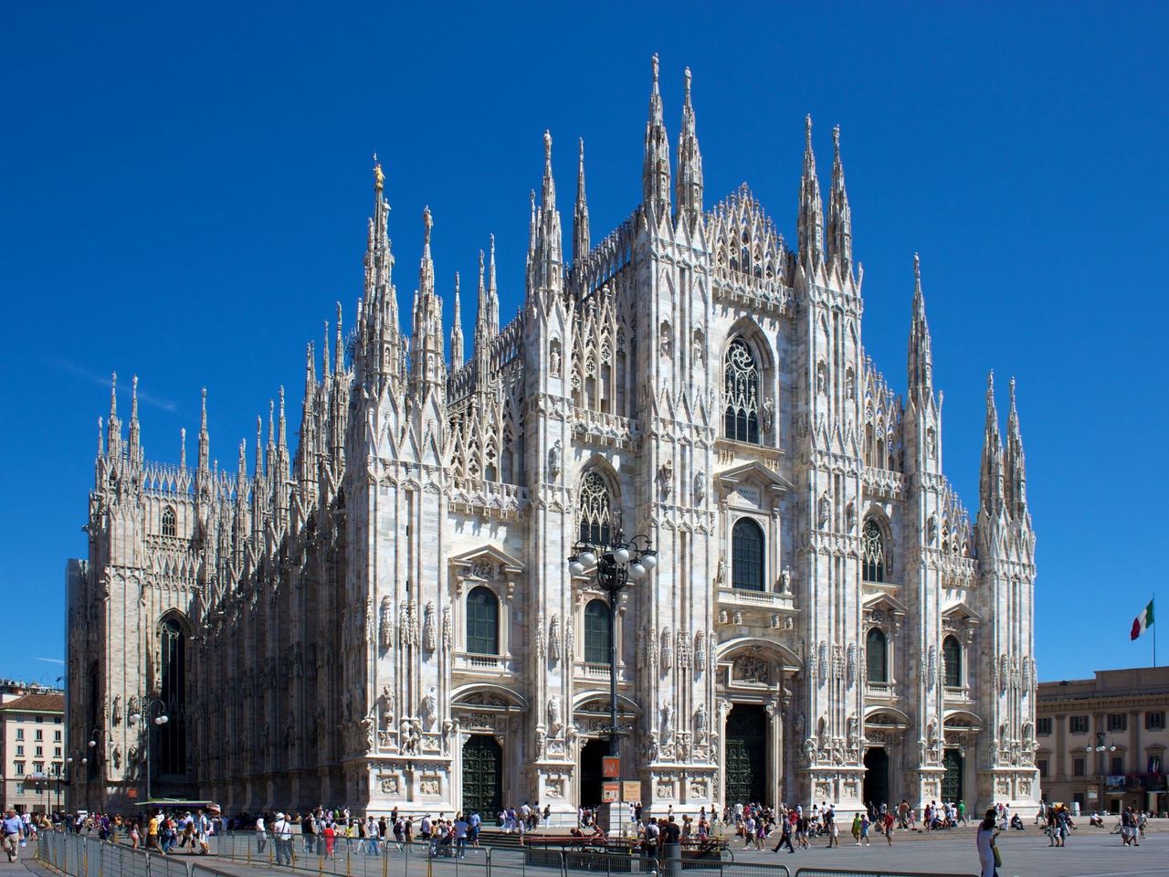 From Lugano: Private day trip to Como and Milan