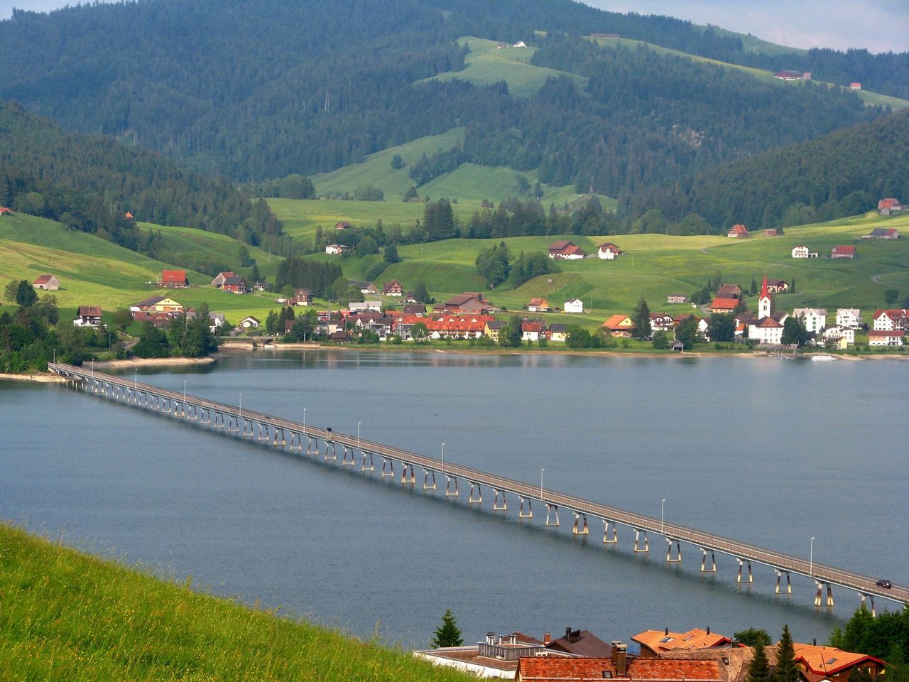 From Vitznau: Private day trip to six lakes
