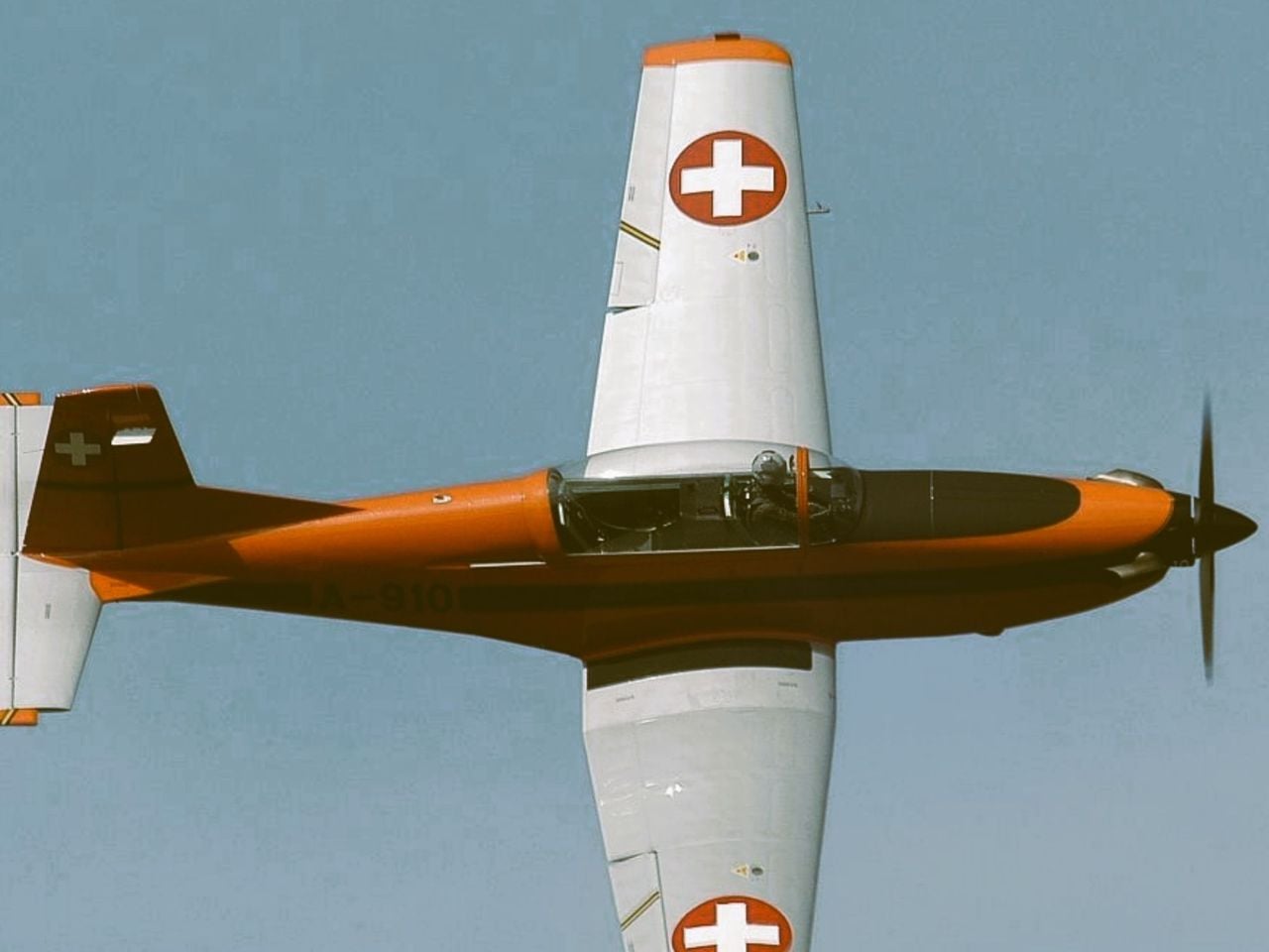 Flug im Pilatus PC-7 Militärtrainer ab Locarno