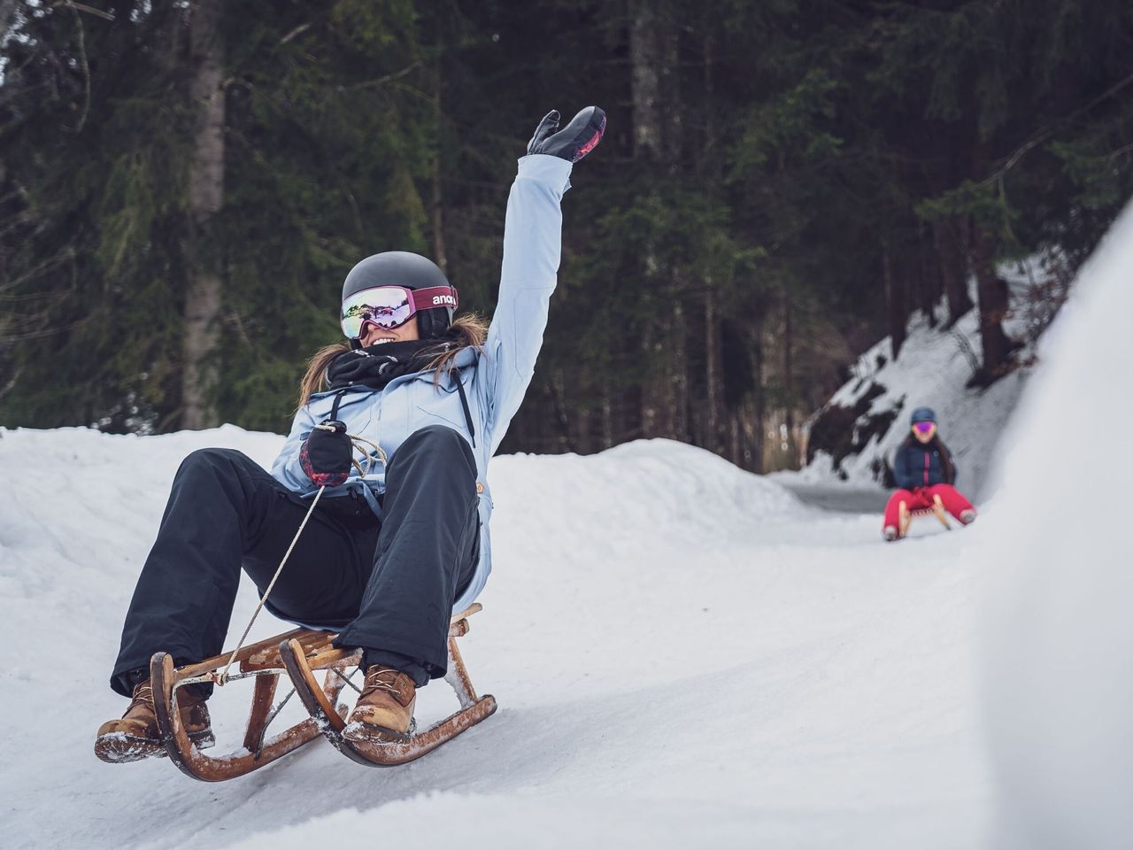 Luge nocturne au Rinerhorn, billet individuel et fondue inclus.