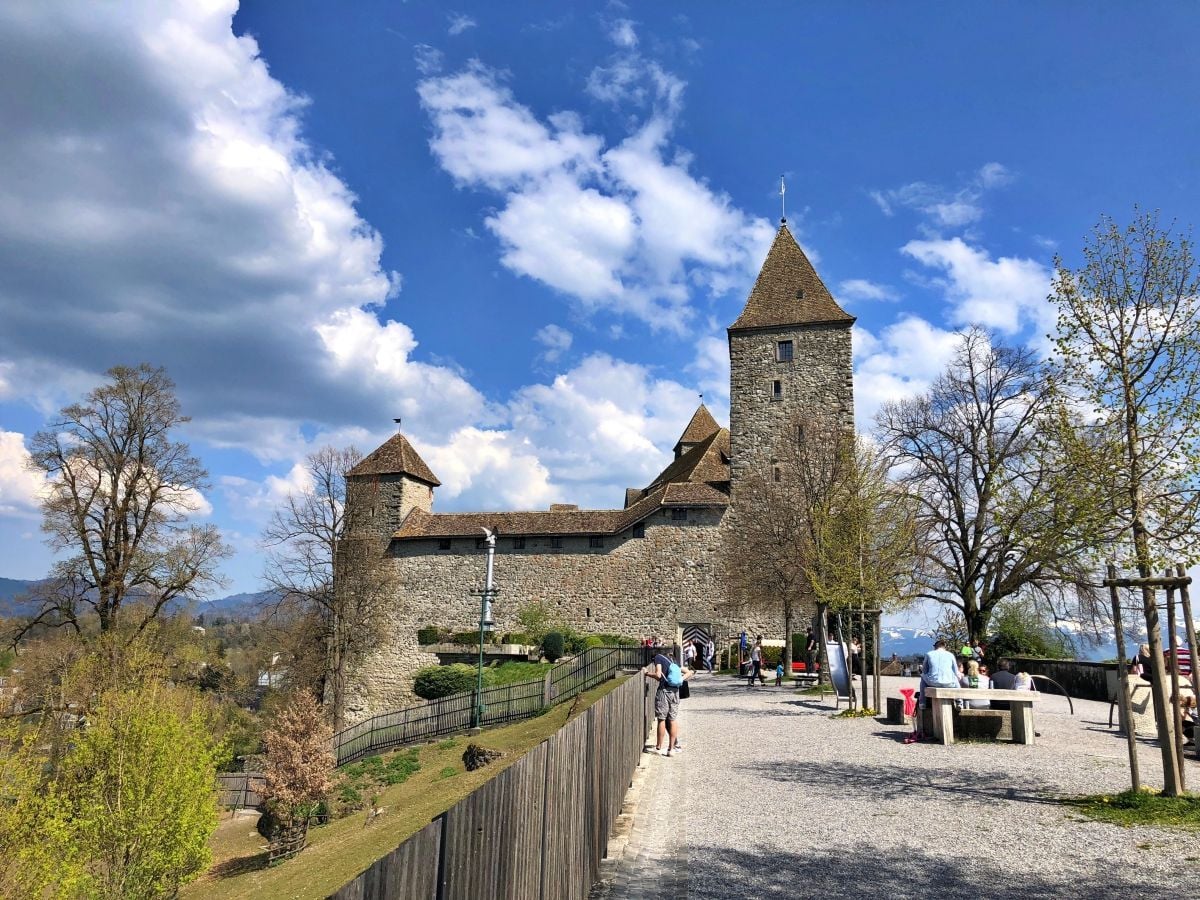 "Find-the-Code: Hacked" Outdoor Escape Game Rapperswil-Jona