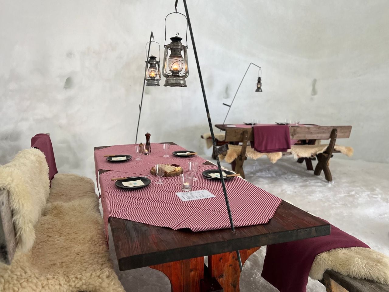 From Zurich: Tour to Lucerne and Titlis with Fondue Experience in an Igloo
