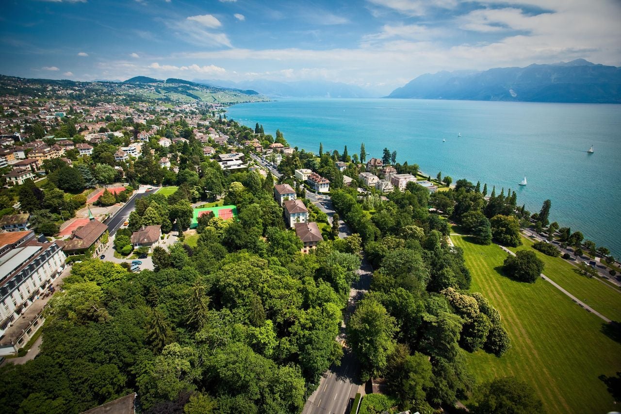 Von Lausanne: Bustour nach Interlaken und zum Jungfraujoch