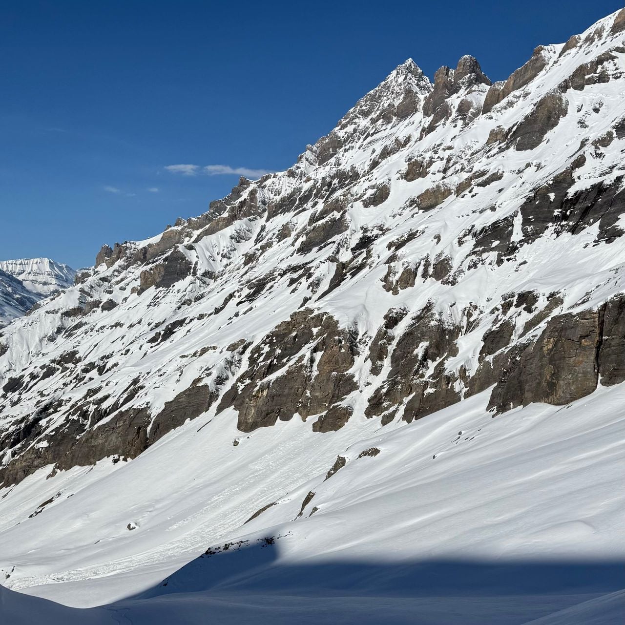 Guided snowshoe hike to Lämmerenhütte SAC on the Gemmi