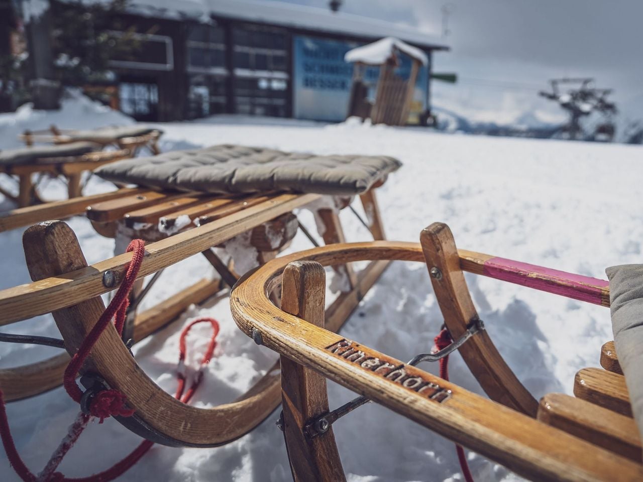 Einzelticket Abendschlitteln am Rinerhorn inkl. Fondue und Schlittenmiete