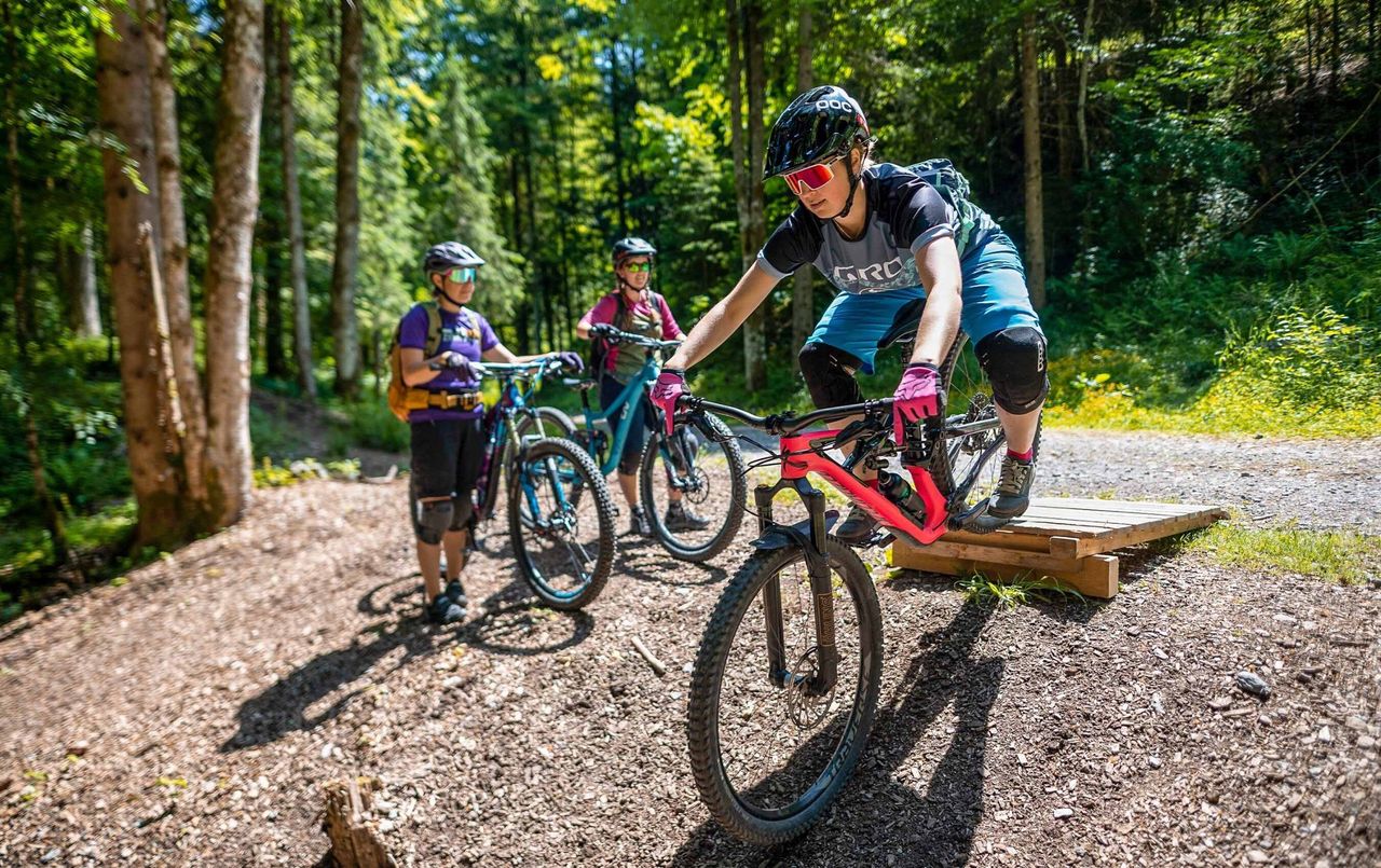 Cours privé de technique de pilotage en VTT électrique à Engelberg