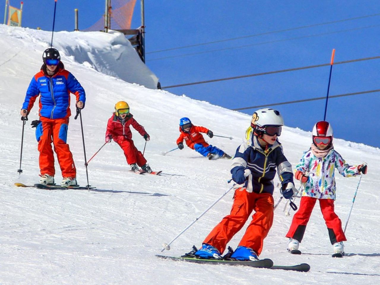 Skischule  Gruppe für Kinder in La Tzoumaz