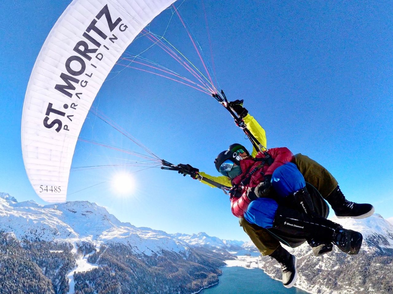 Gleitschirmfliegen im Winter ab St. Moritz