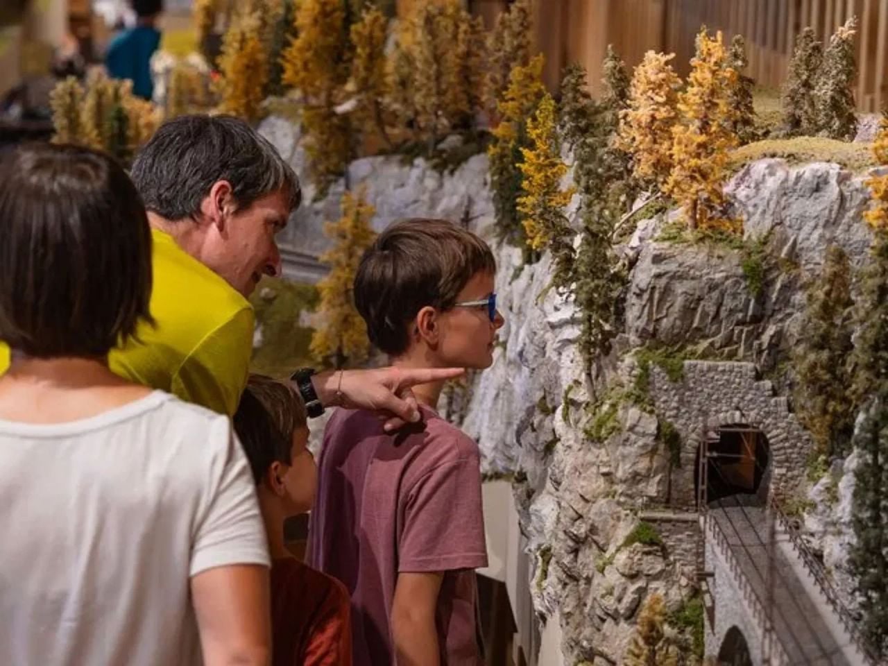 Ab Zürich: Mit der Rhätischen Bahn zum Viadukt, dem Albula-Eisenbahnmuseum und St. Moritz