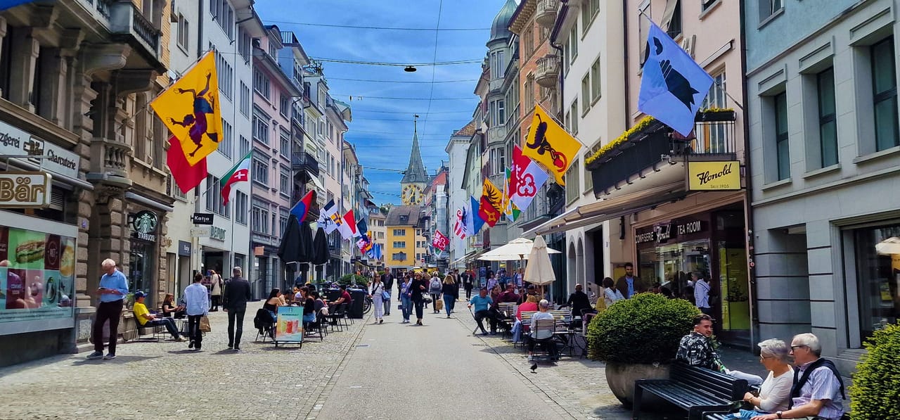 Zurich city tour in an open panorama bus