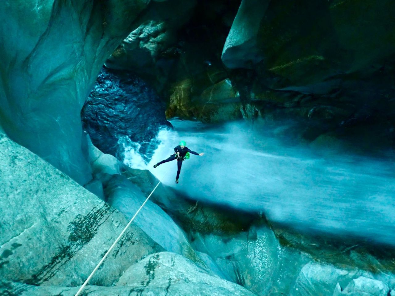 "Lodrino Ultimate" Canyoning für Erfahrene in der Lodrino Schlucht