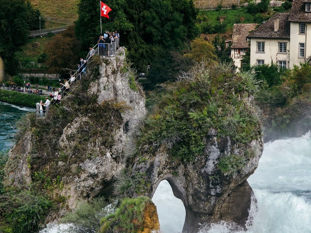 From Lucerne: Private day trip to four countries