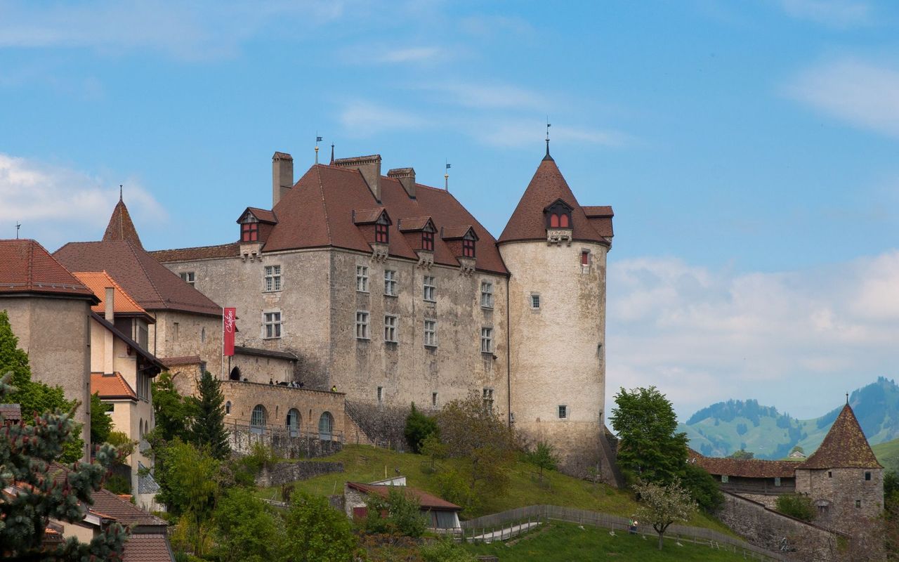 Ab Genf: Bustour Gruyères, Alpkäserei, Schokoladenfabrik und Golden Pass Line