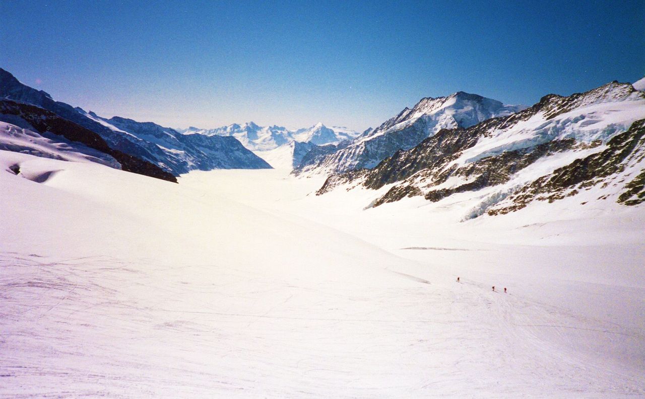 Von Lausanne: Bustour nach Interlaken und zum Jungfraujoch