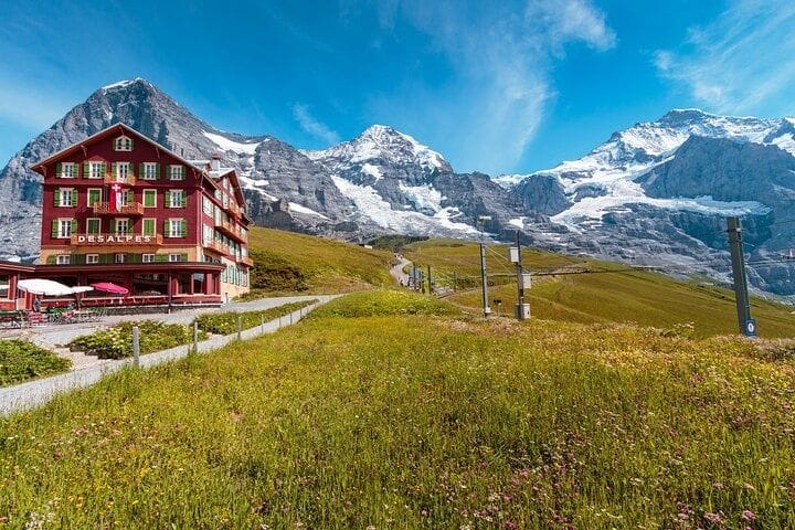 Da Interlaken: Grindelwald, Kleine Scheidegg e Lauterbrunnen in piccolo gruppo