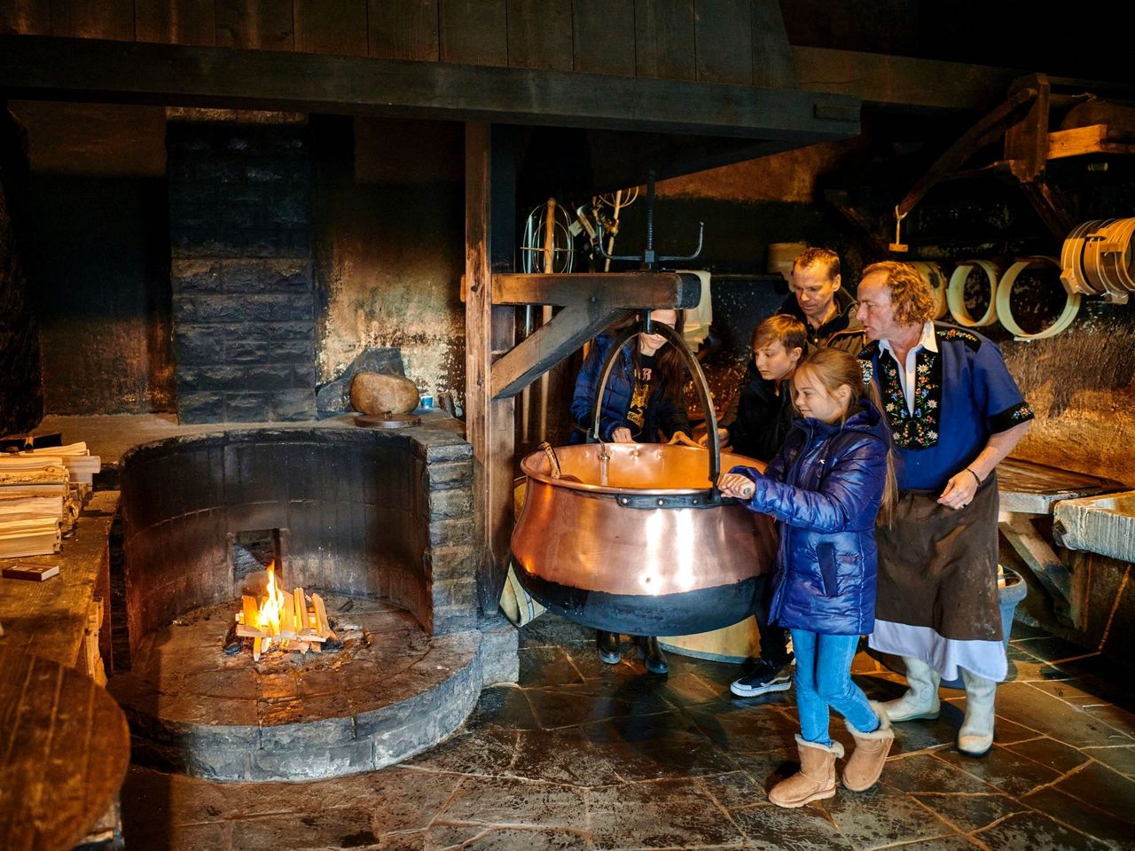 Emmentaler Schaukäserei: Stöckli Käse herstellen für Gruppen