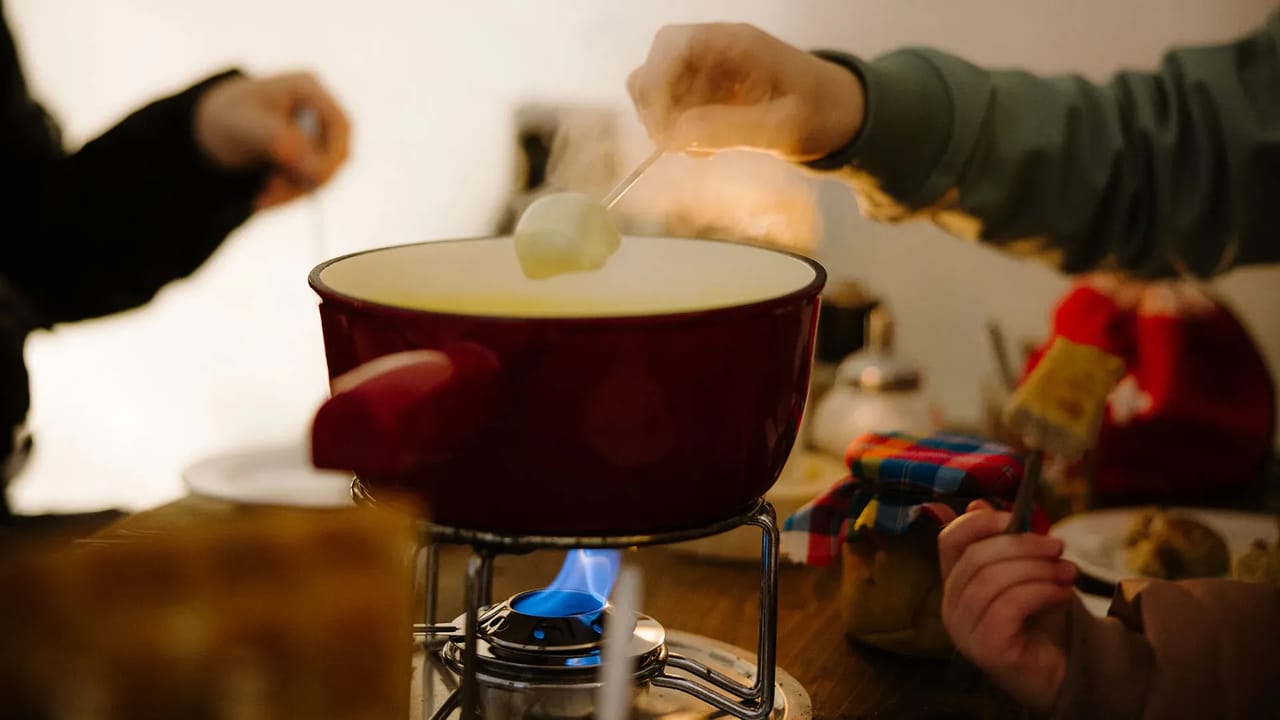 Fondue au fromage dans l’igloo de l’Engstligenalp