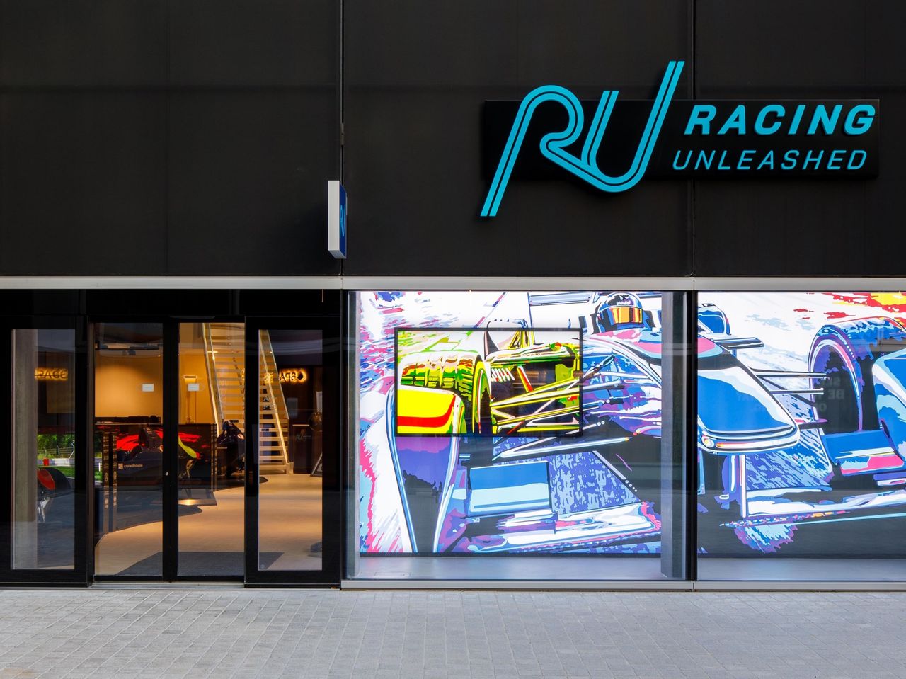 Racing Unleashed - Fahrt im Rennsimulator am Flughafen Zürich