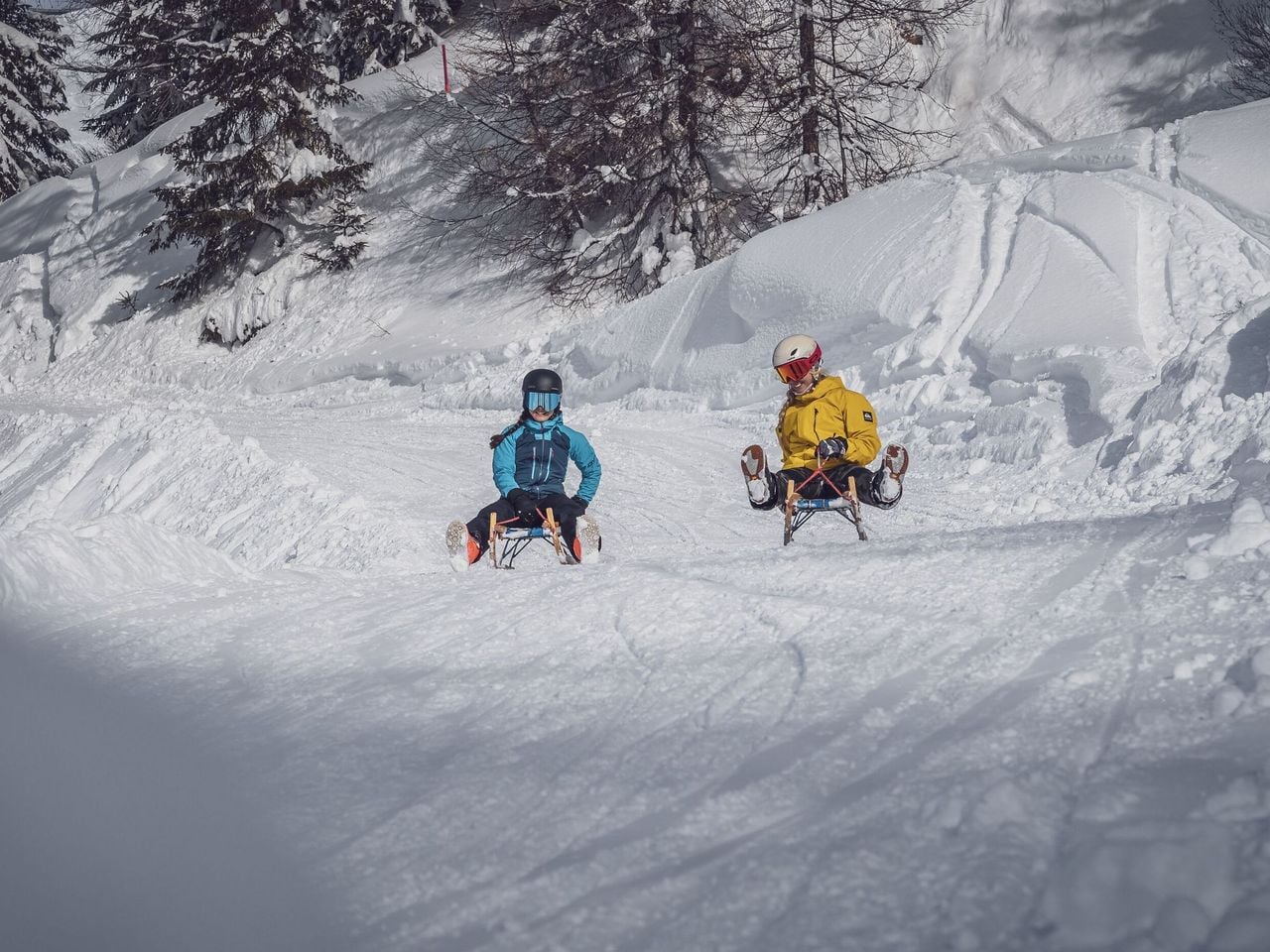 Evening sledding at Rinerhorn incl. a single ticket and fondue.