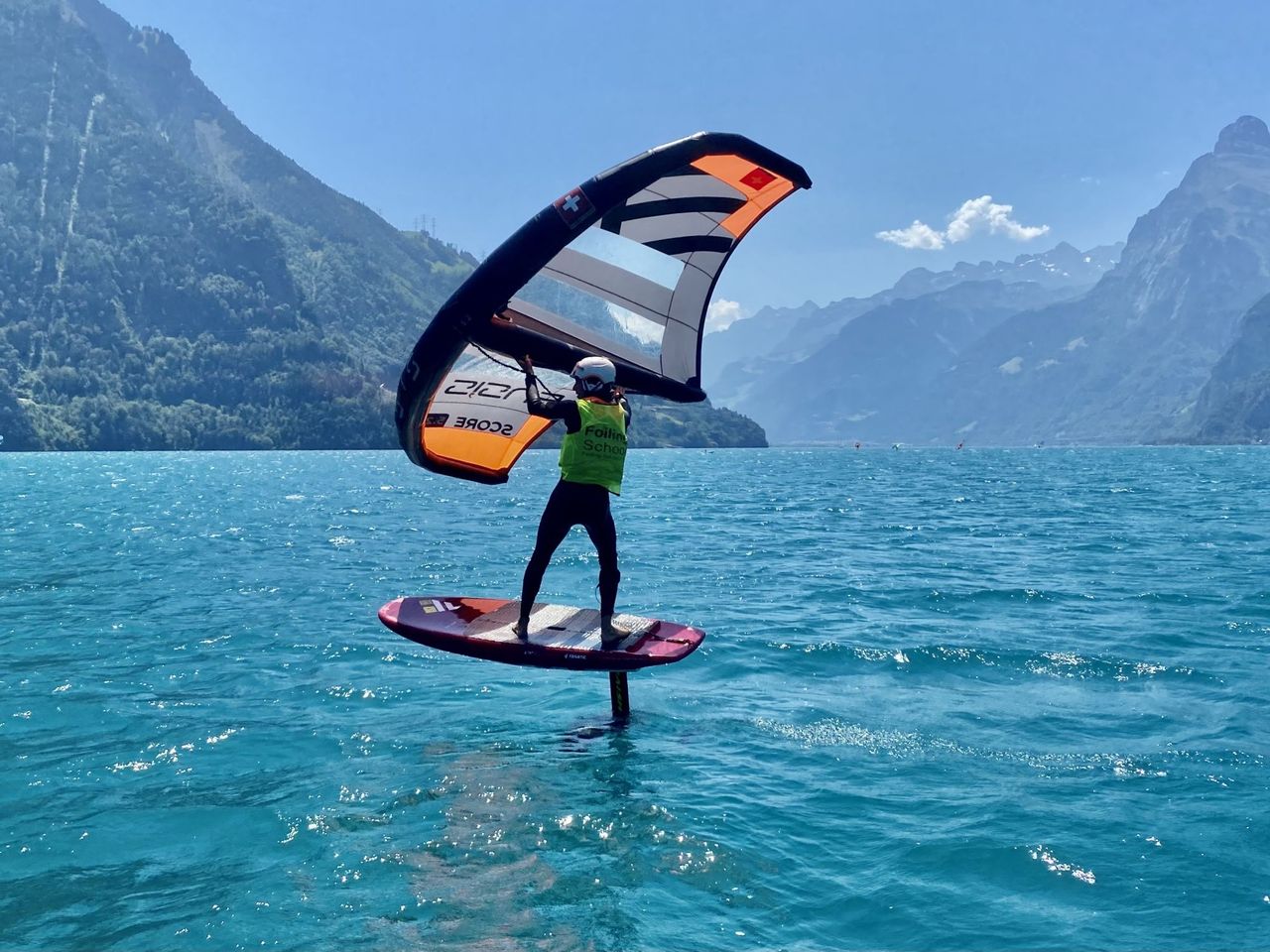 Starterday Wingfoil & Towfoil Kombi Tageskurs am Urnersee