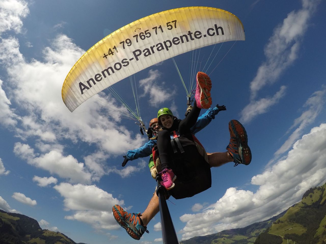 "Der Klassiker" langer Gleitschirmn Tandemflug in Gruyère