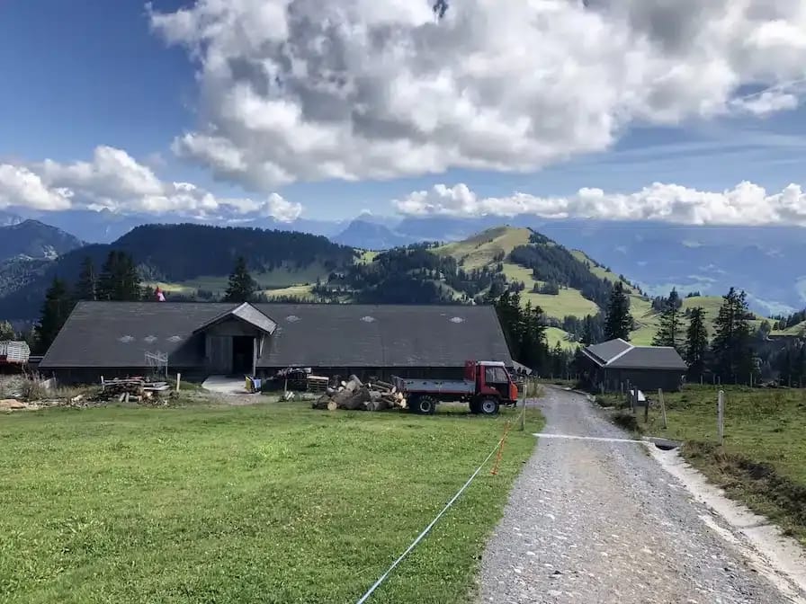 Private day hike on Rigi with an alpine cheese dairy and lunch from Lucerne