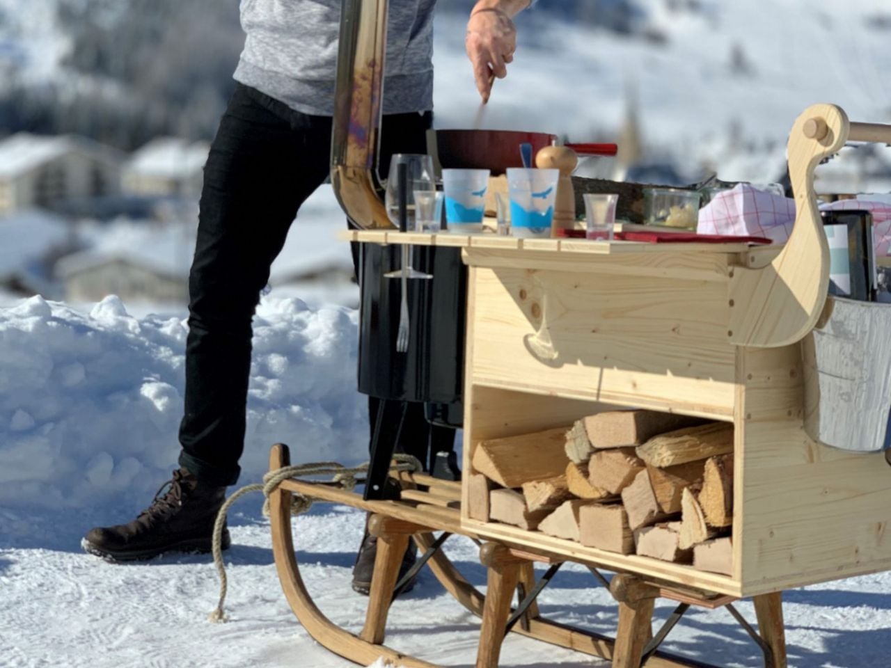 Kombination Fondue-Schlitten und Entspannung im KurBad (Mittag- oder Abendessen)