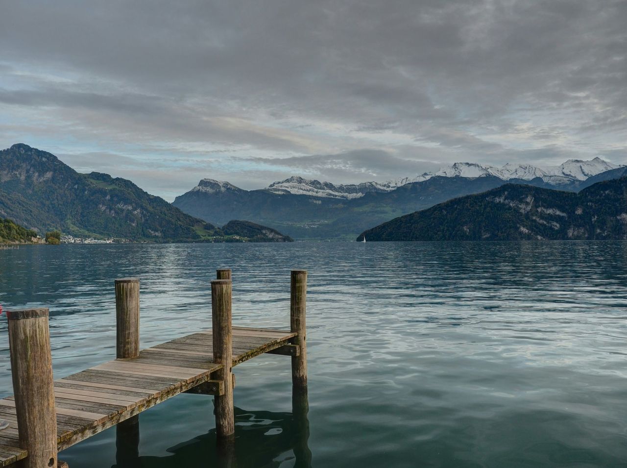 From Zurich: Bus tour to Lucerne with Sapphire Yacht Cruise