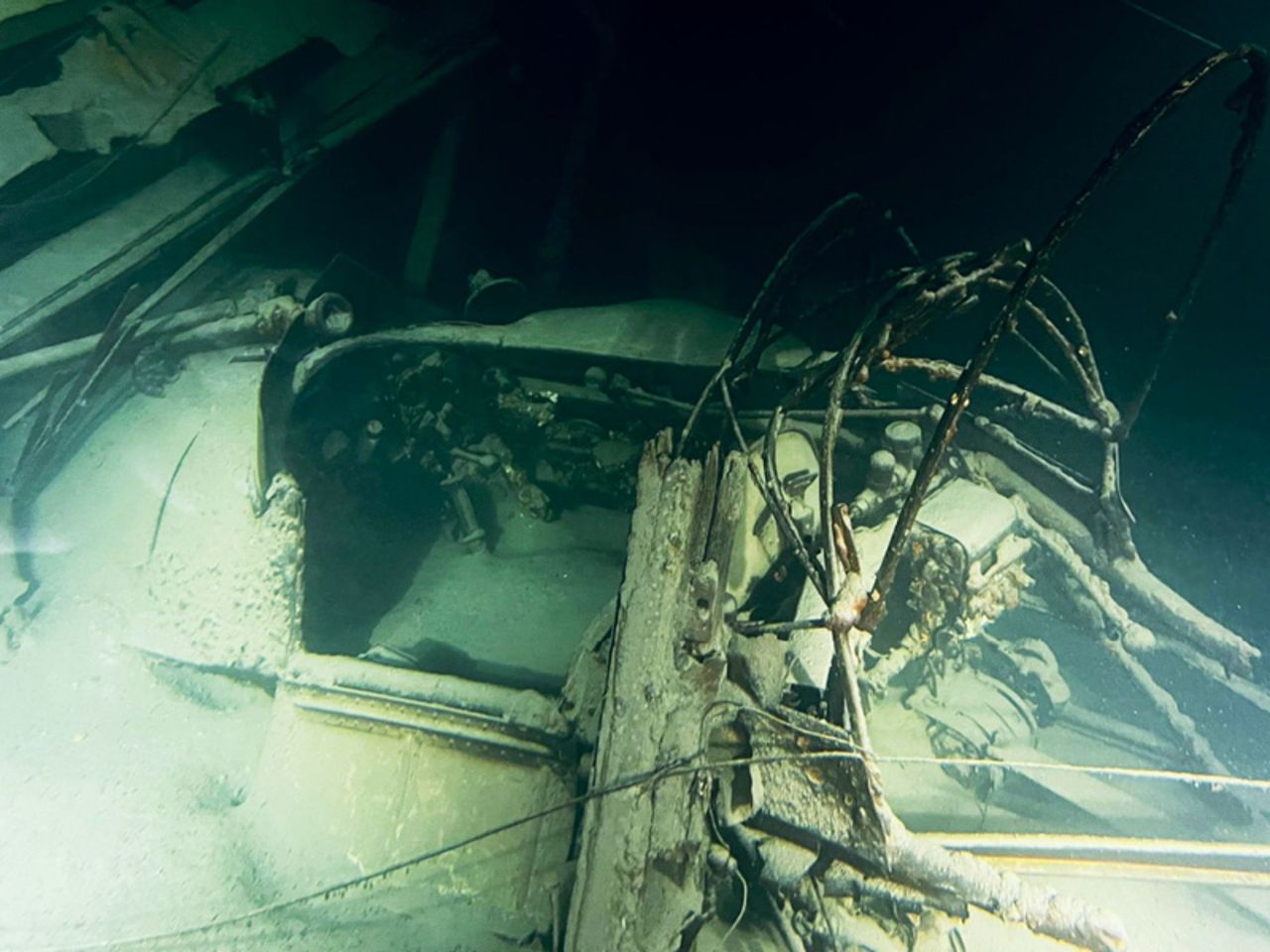 U-Boot Tauchfahrt zum Flugzeugwrack C-35