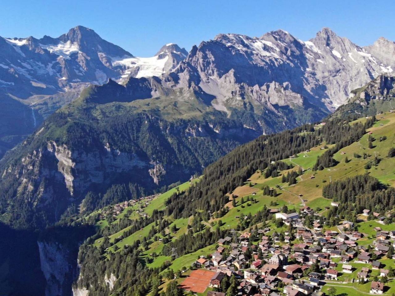 Ab Gstaad: Privater Tagesausflug nach Interlaken, Lauterbrunnen und Grindelwald