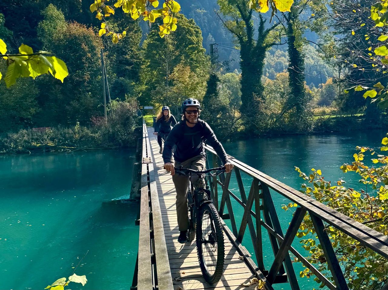 "Seen, Ruinen und Aussichtspunkte" - entdecke Interlaken mit dem E-Bike