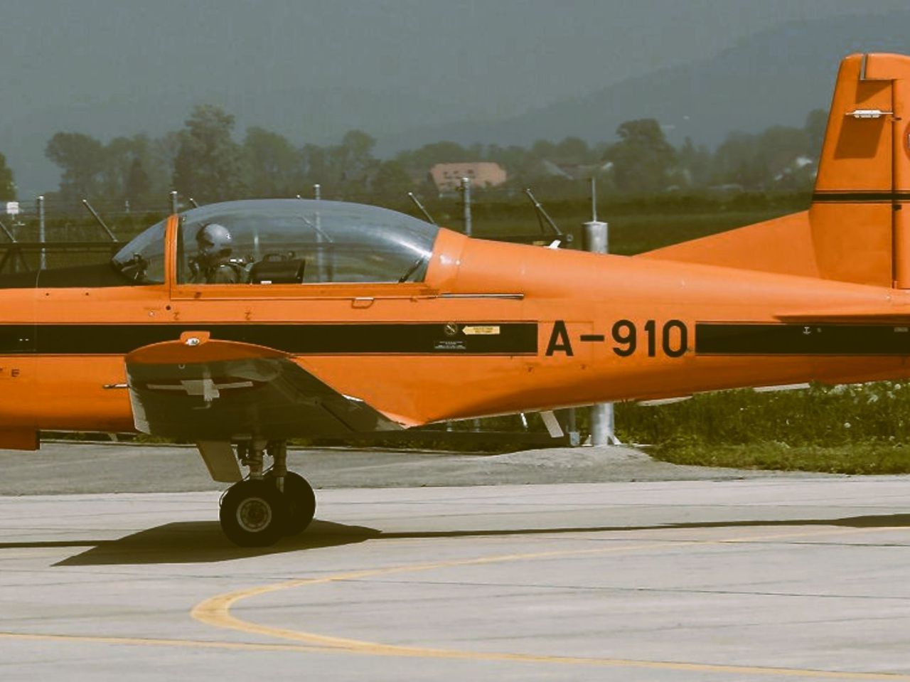 Flug im Pilatus PC-7 Militärtrainer ab Locarno