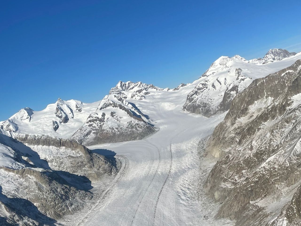 Jungfraujoch Gletscher Rundflug im Helikopter mit Gletscherlandung ab Buttwil